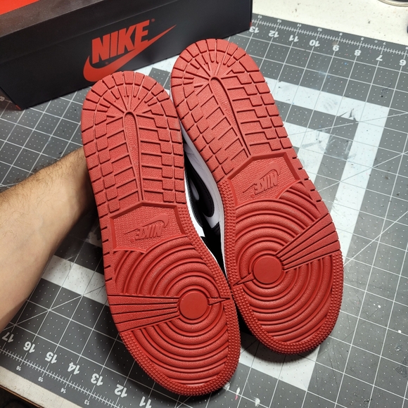 Nike Air Jordan 1 Low OG retro Size 7 youth - Picture 2 of 9